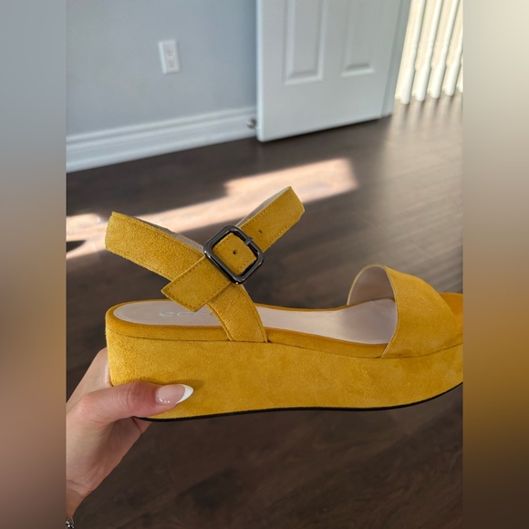 ECCO Mustard Yellow Suede Platform Sandals - Size 40 / US 9 - Picture 5 of 7